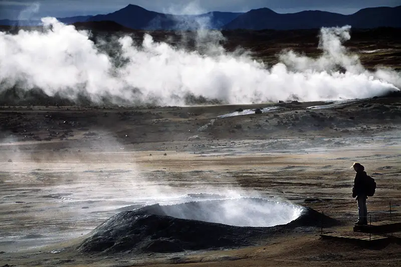 Mit seinen ausdrucksstarken Bildern gelingt es dem Fotografen Roland Marske in dieser faszinierenden Multi-Visions-Show die Magie dieser Insel begreifbar zu machen