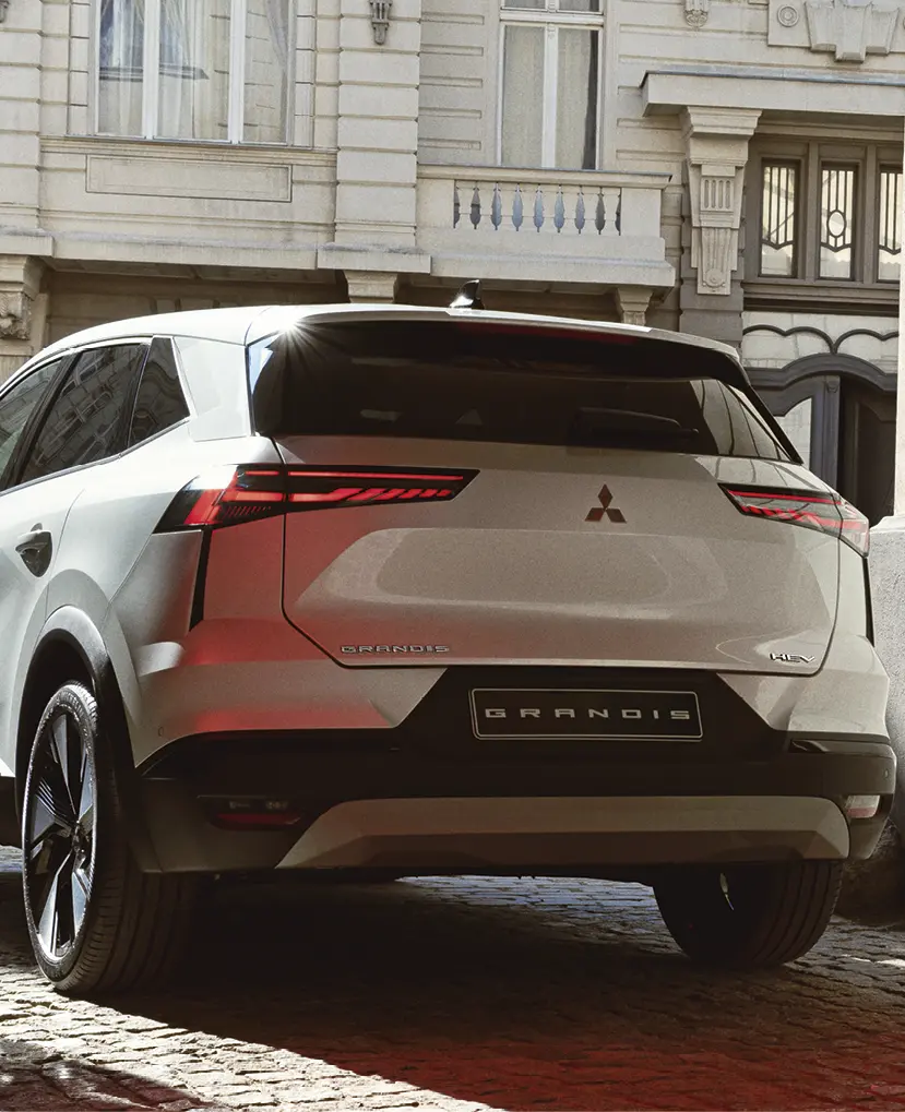 Der neue Mitsubishi Grandis - Heckansicht - Jetzt deinen Mitsubishi Autohaus Thormann / Mothor in Stendal, Gardelegen oder Brandenburg leasen, finanzieren oder kaufen!