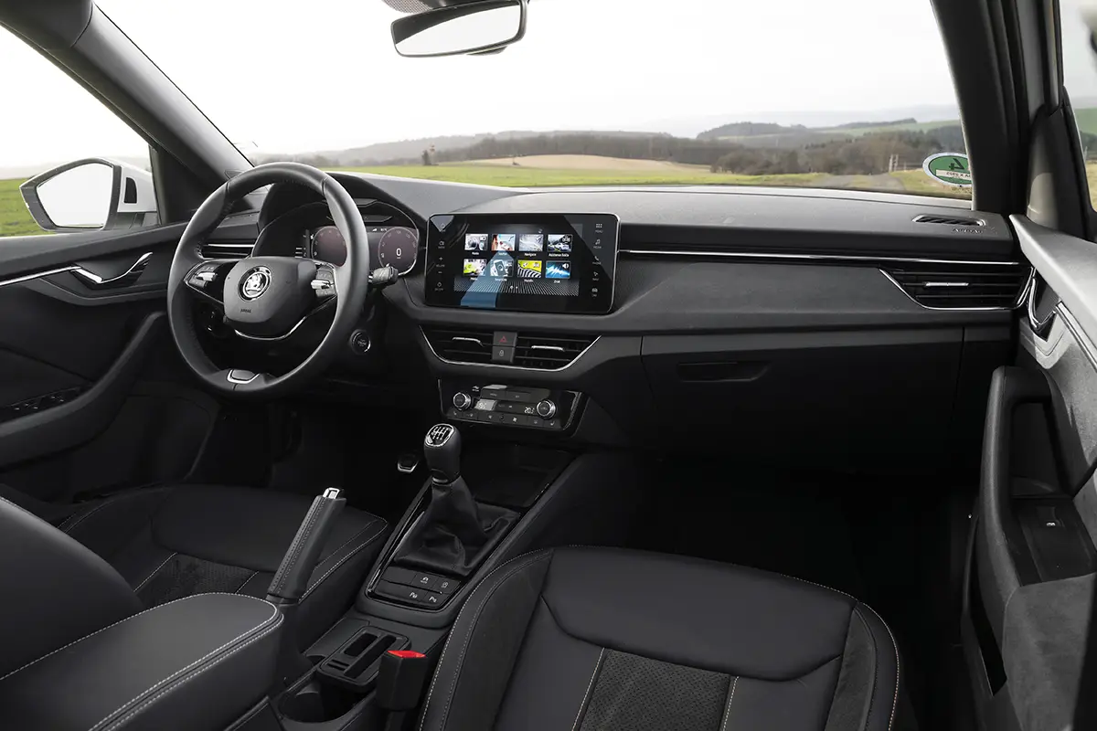 Der Skoda Kamiq - Cockpitansicht- Jetzt den Kodiaq bei deinem Skoda Autohaus Thormann / Mothor in Stendal, Gardelegen oder Brandenburg kaufen, finanzieren oder leasen!