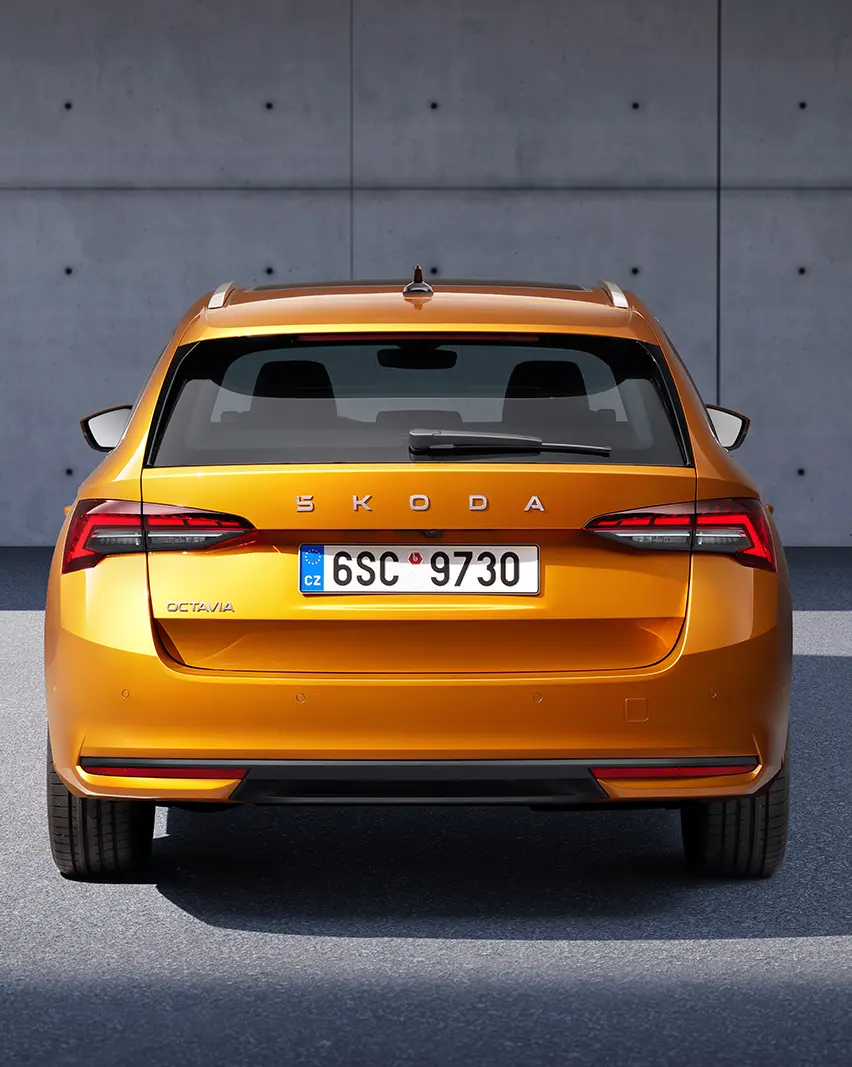 Der Skoda Octavia Combi Balance - Heckansicht- Jetzt bei deinem Skoda Autohaus Thormann / Mothor in Stendal, Gardelegen oder Brandenburg leasen!