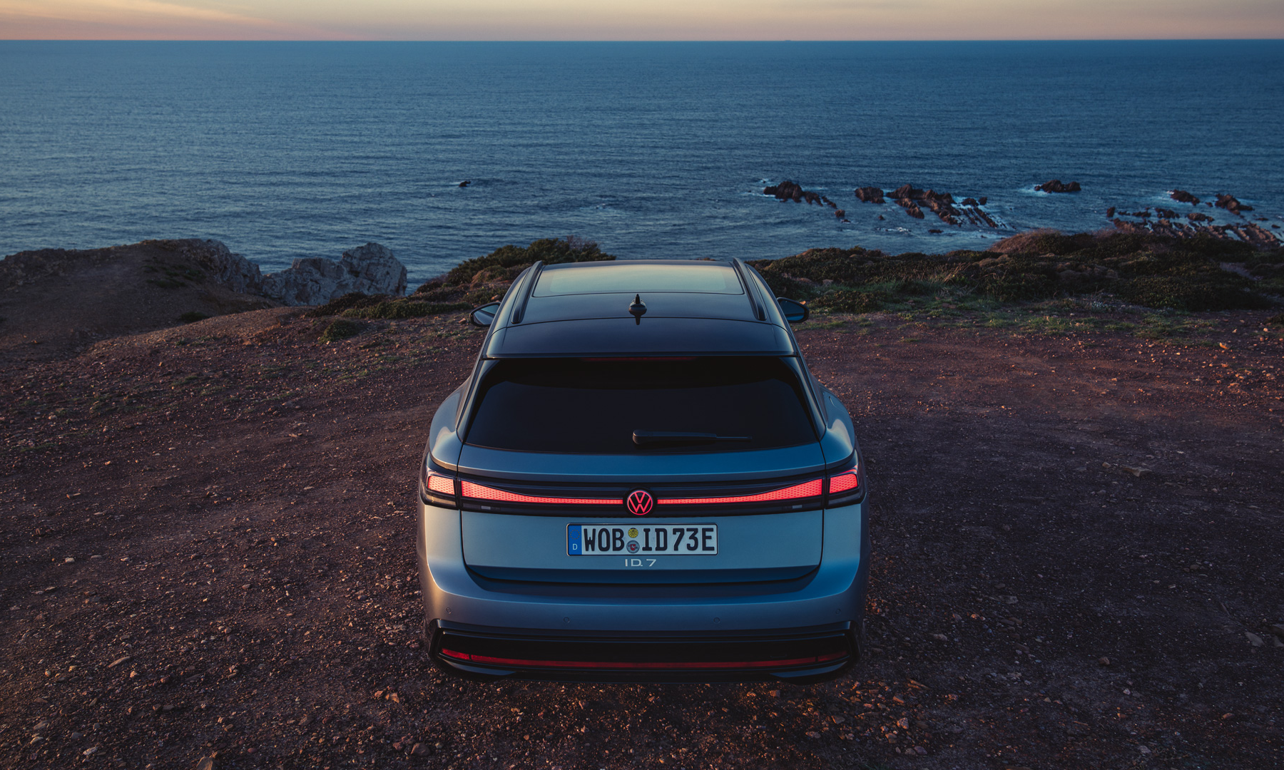 Der Volkswagen ID.7 Tourer Pro - Heckansicht - Jetzt bei deinem Volkswagen Autohaus Mothor in Brandenburg leasen.