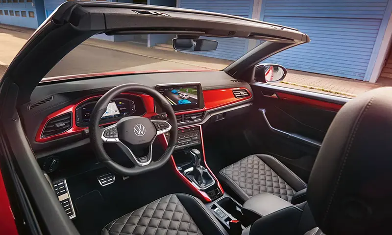 Der VW T-Roc Cabriolet - Innenansicht- Jetzt bei deinem Volkswagen Autohaus Mothor in Brandenburg kaufen