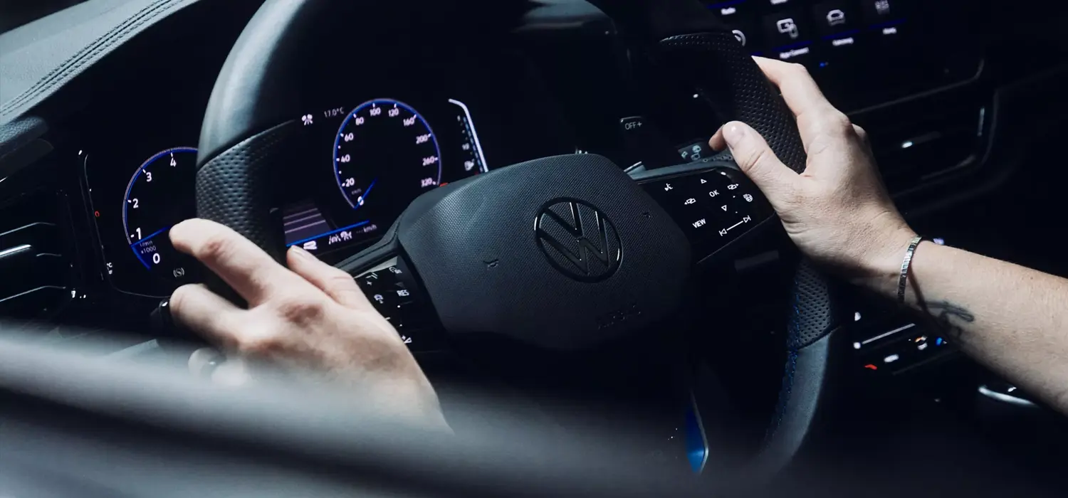 Der Volkswagen T-Roc - Innenansicht- Jetzt bei deinem Volkswagen Autohaus Mothor in Brandenburg leasen.