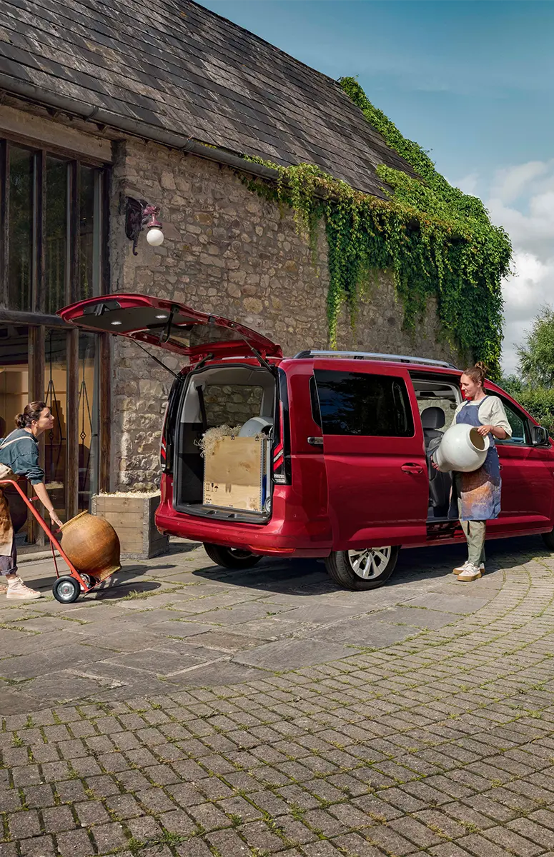 Der Ford Tourneo Connect - Außenansicht- Jetzt den Tourneo Connect bei deinem Ford Autocenter Mothor in Brandenburg, Stendal oder Gardelegen finanzieren