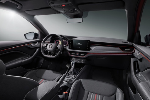 Der Skoda Karmiq Essence - Innenraum/Cockpit- Jetzt den Karoq bei deinem Skoda Autohaus Thormann / Mothor in Stendal, Gardelegen oder Brandenburg leasen!