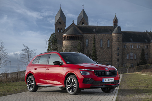 Der Skoda Kamiq Essence - Seitenansicht - Jetzt den Kamiq bei deinem Skoda Autohaus Thormann / Mothor in Stendal, Gardelegen oder Brandenburg leasen!