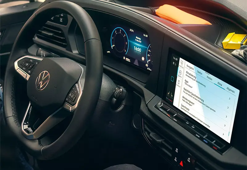 Der Volkswagen Caddy Cargo - das Cockpit - Jetzt deinen Volkswagen bei deinem Volkswagen Autohaus Mothor in Brandenburg leasen oder finanzieren oder kaufen