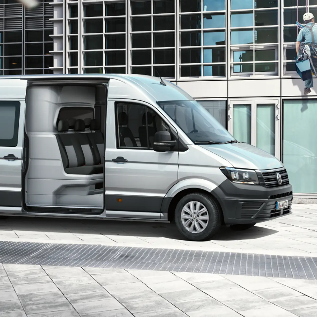 Der Volkswagen Crafter - Außenansicht- Jetzt den Crafter bei deinem Volkswagen Autohaus Mothor in Brandenburg leasen