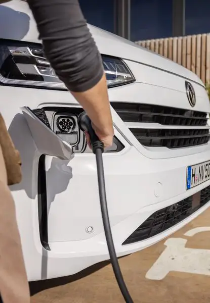Der neue Volkswagen e-Transporter - Außenansicht- Jetzt den VW e-Transporter bei deinem Volkswagen Autohaus Mothor in Brandenburg kaufen