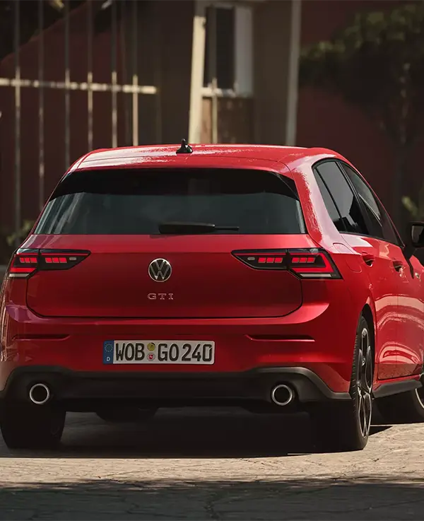 Der Volkswagen Golf GTI - Außenansicht- Jetzt den Golf GTI bei deinem Volkswagen Autohaus Mothor in Brandenburg leasen