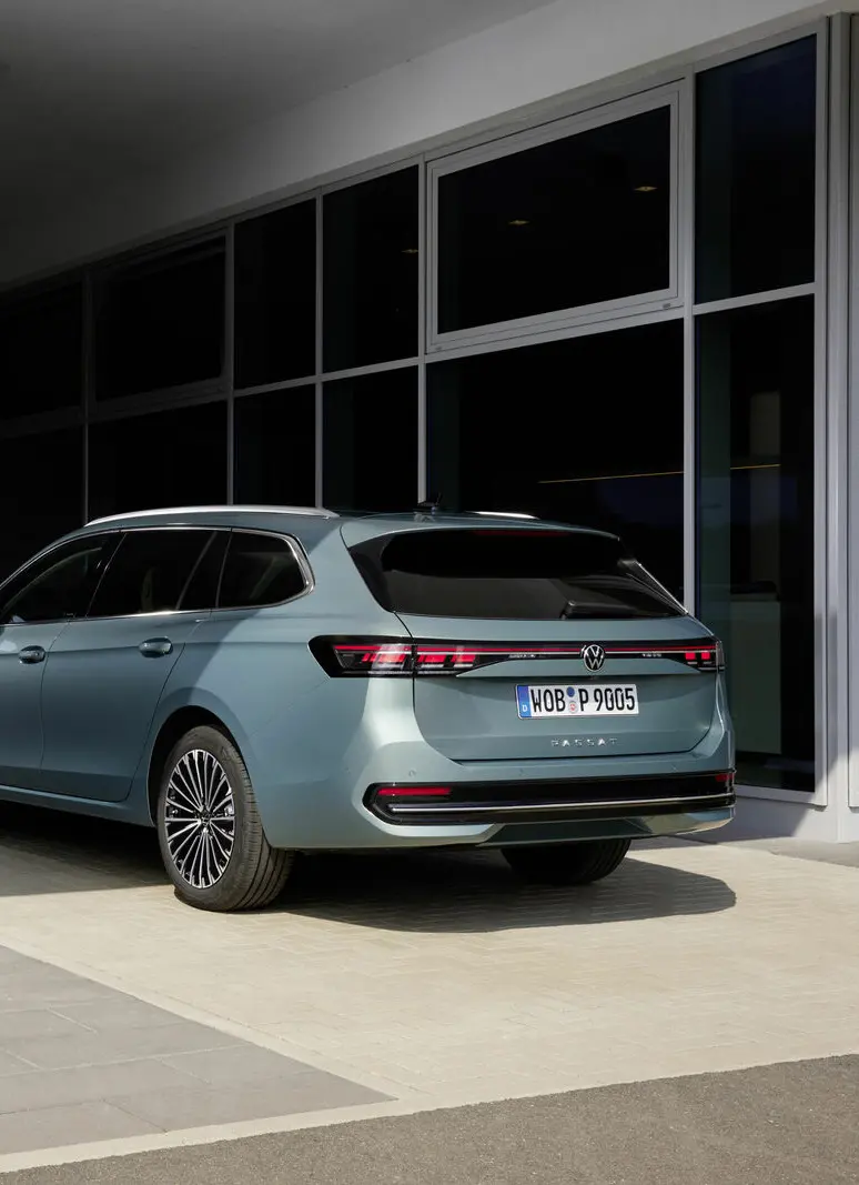 Der Volkswagen Passat Business - Außenansicht- Jetzt den ID.BUZZ Cargo bei deinem Volkswagen Autohaus Mothor in Brandenburg leasen