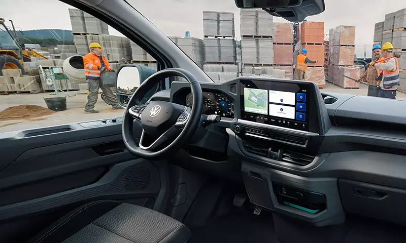 Der neue Volkswagen Transporter - Ansicht des Cockpits - Jetzt den VW Transporter bei deinem Volkswagen Autohaus Mothor in Brandenburg leasen